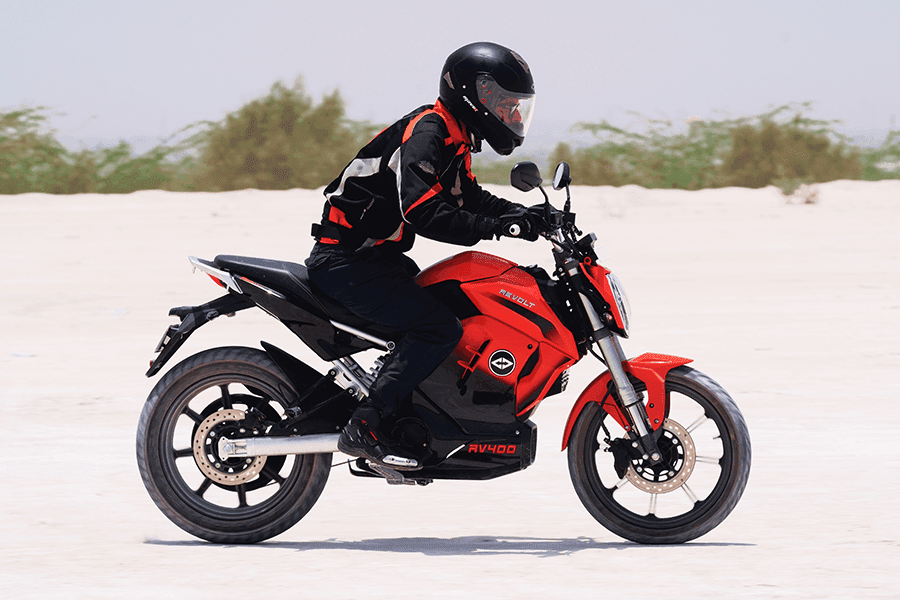Revolt RV400