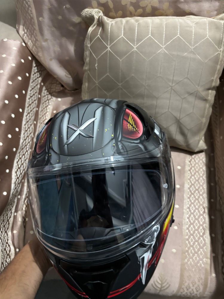 Axor venomous full face helmat- brand new condition